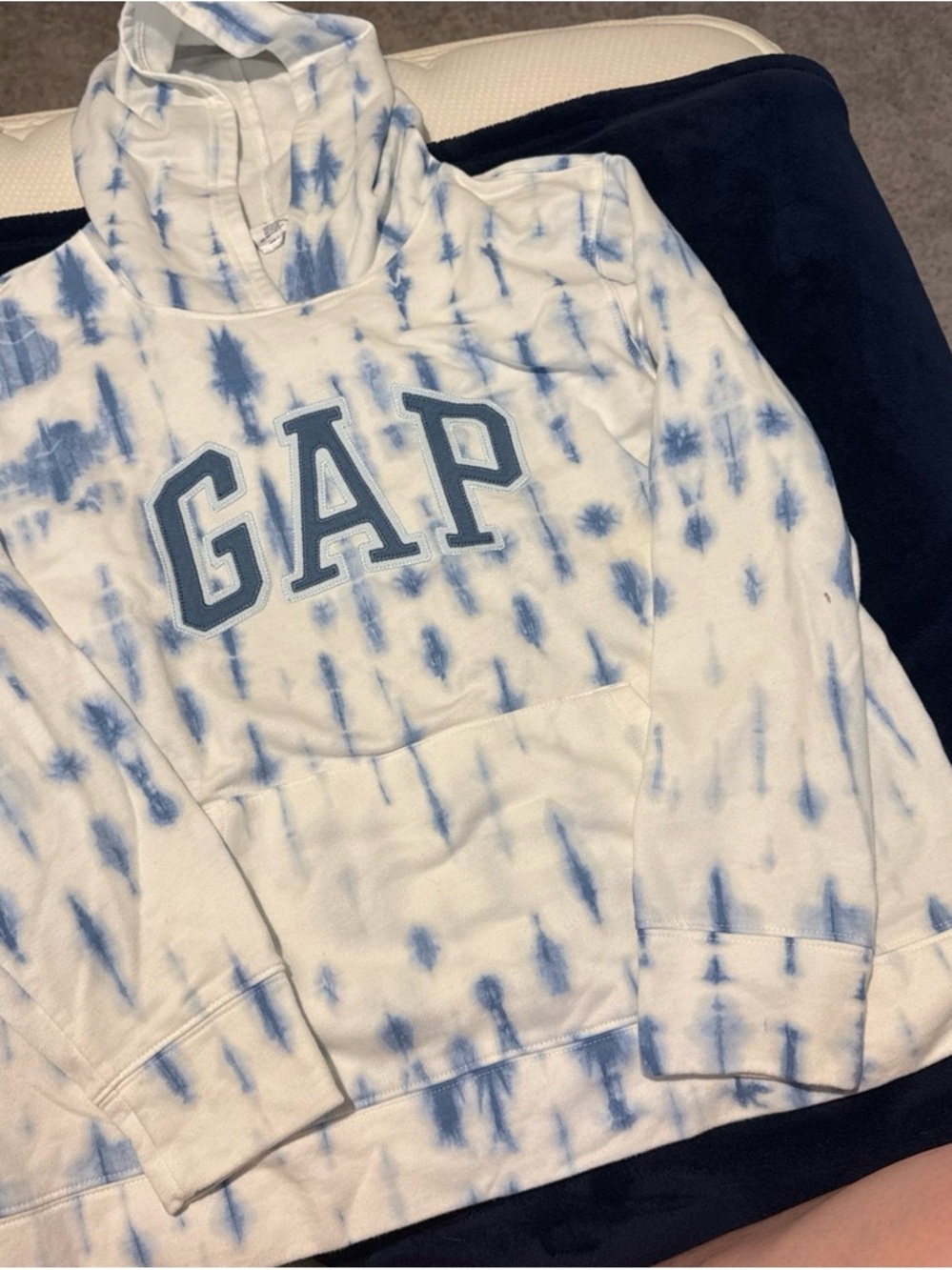 GAP White and Blue Tie-Dye Hooded Pullover Sweatshirt
